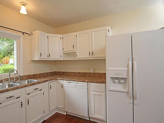 4th image of 3411 Hillcrest Ave NW