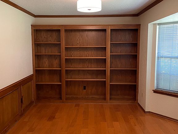 Study off entry, great for a dedicated remote work space or a second familyl gathering space.