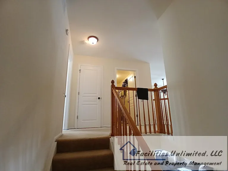 3145 New Castle Dr — Photo 8