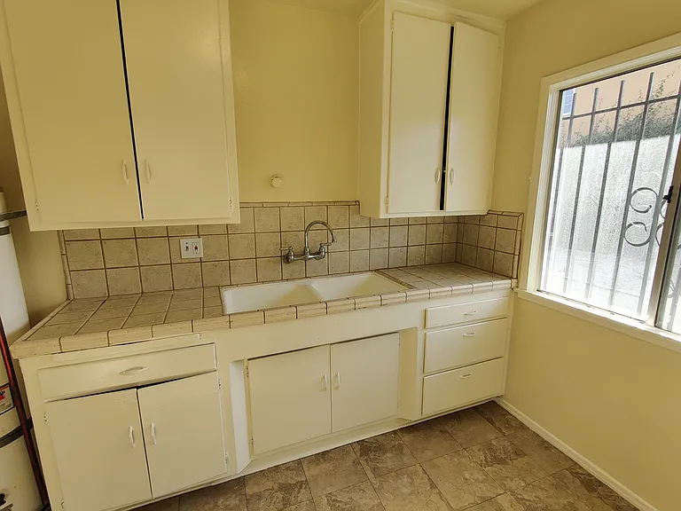 9310 Holmes Ave #3/4 — Photo 5