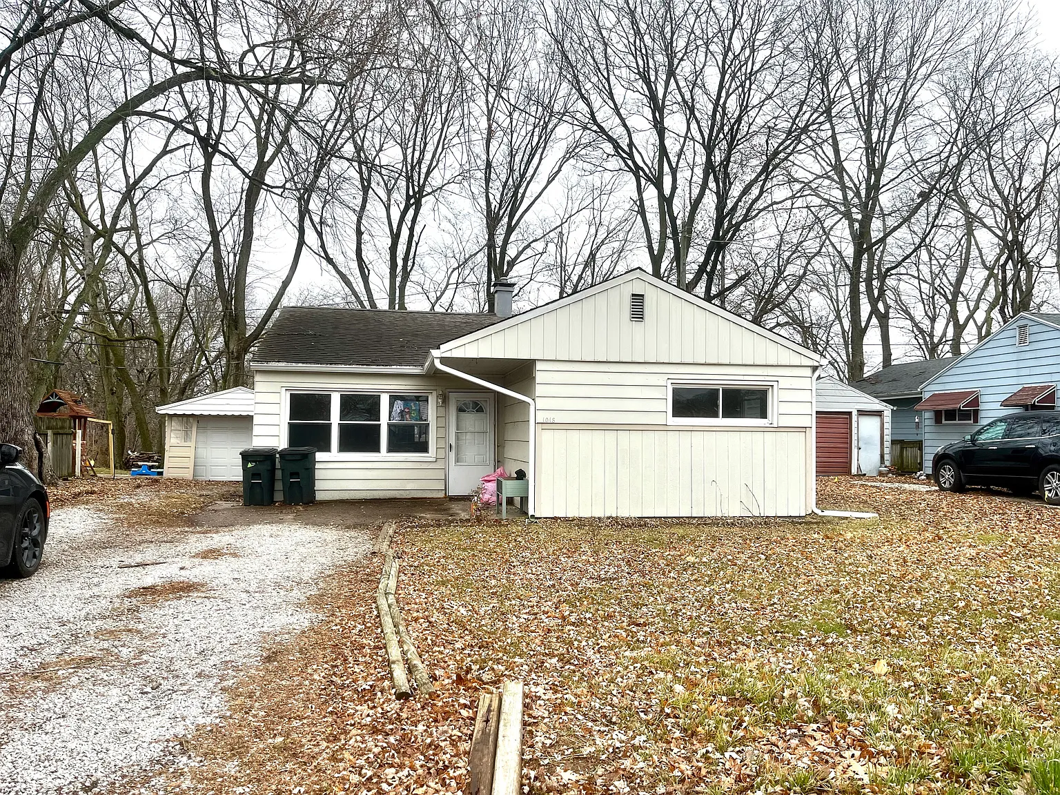 1018 Westwood Dr photo 1