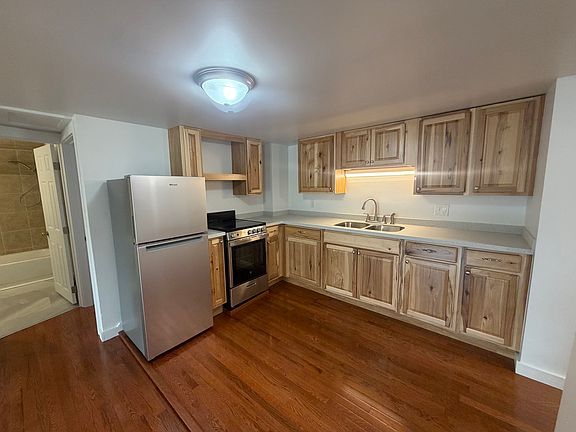 3rd image of 69 Whitney St #4