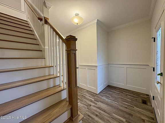 3rd image of 824 Emmett Court