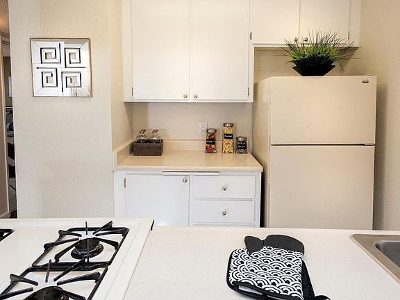 4th image of 300 Bel Air Dr APT 99