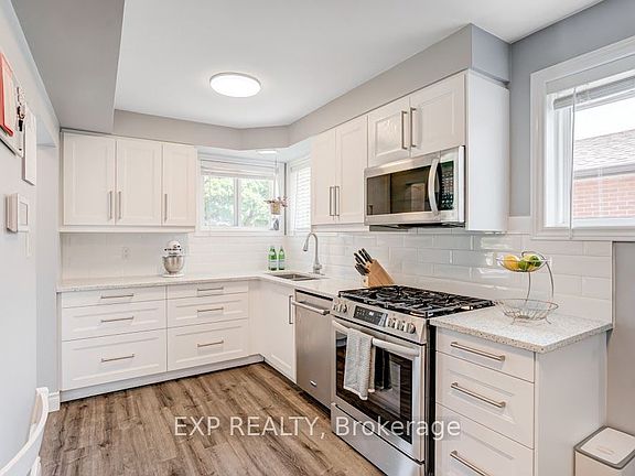 5th image of 42 Terrace Dr
