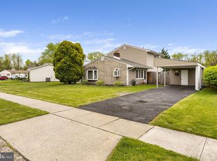 36 Young Birch Rd, Levittown, PA 19057