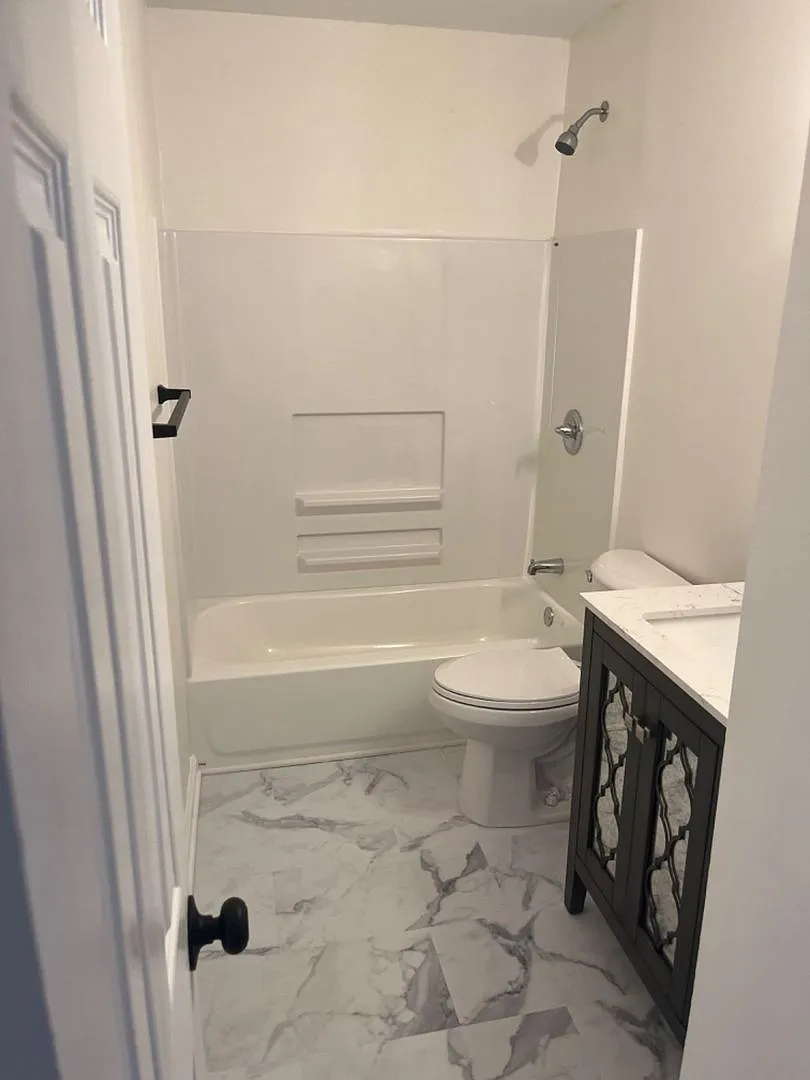 Coming Soon! Charming Newly Renovated Duplex in Belmont Available Now! — Photo 3