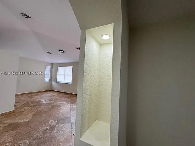 21733 Ingraham Ave — Photo 8