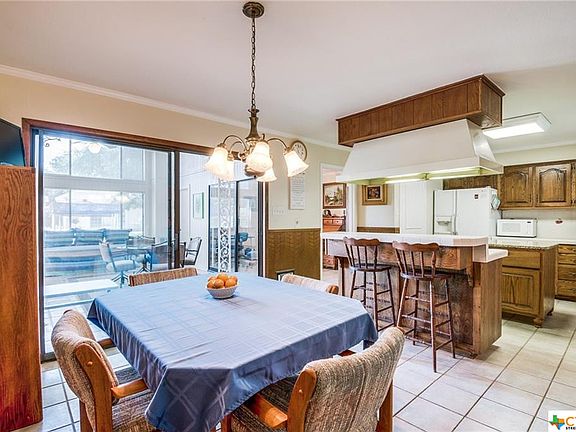 3rd image of 206 W Mimosa Cir