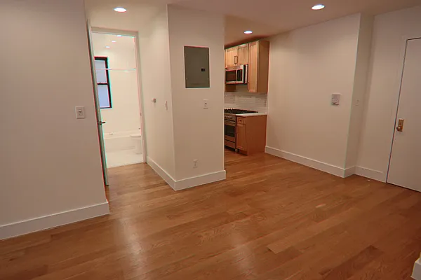 Rented by PMG Real Estate  | media 18