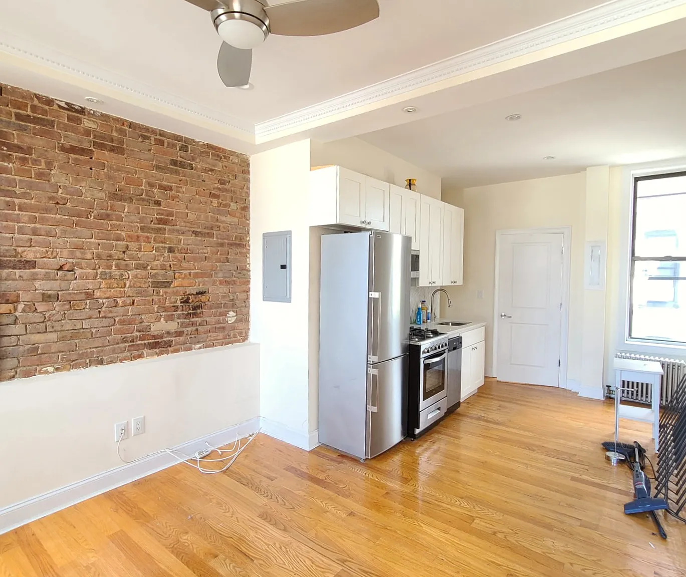 409 East Sixth Street — Photo 4