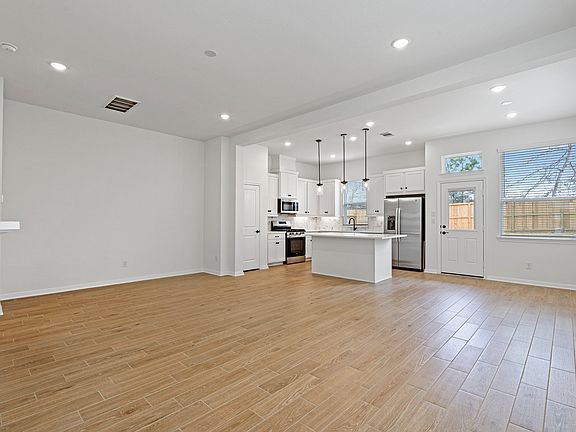 4th image of 220 Cider Gum Pl