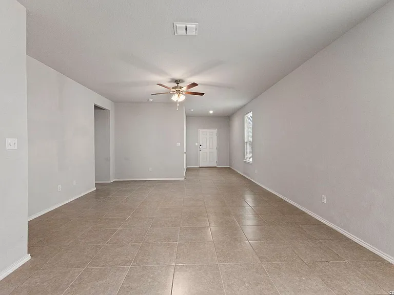 10019 Rancho Real Rd — Photo 2