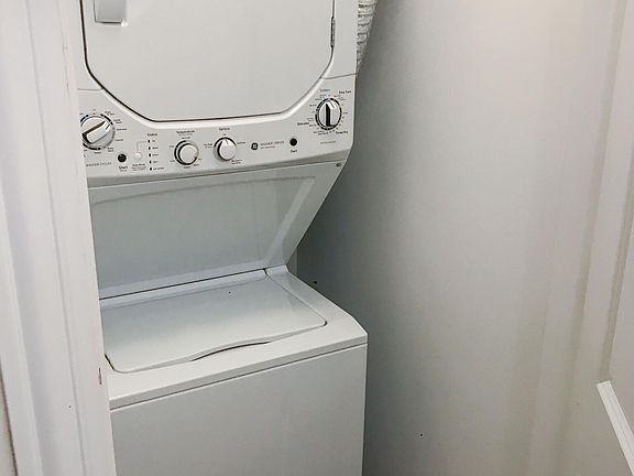 3rd image of 3716 N Wilton Ave #1
