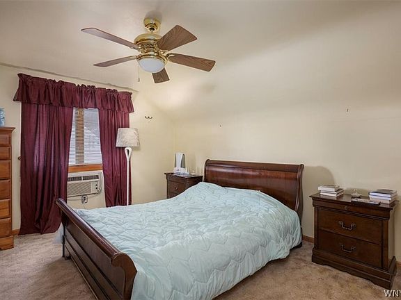 4th image of 142 McNaughton Ave