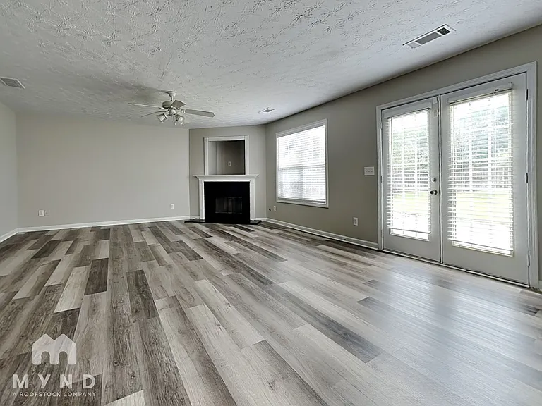 280 Shadowbrooke Dr — Photo 5