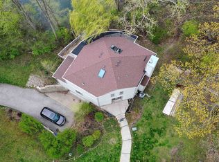 28375 Burnett Rd, Island Lake, IL 60042