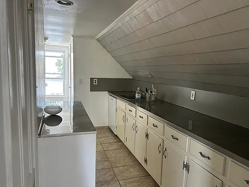 25 Oneco St #3 Photo 1