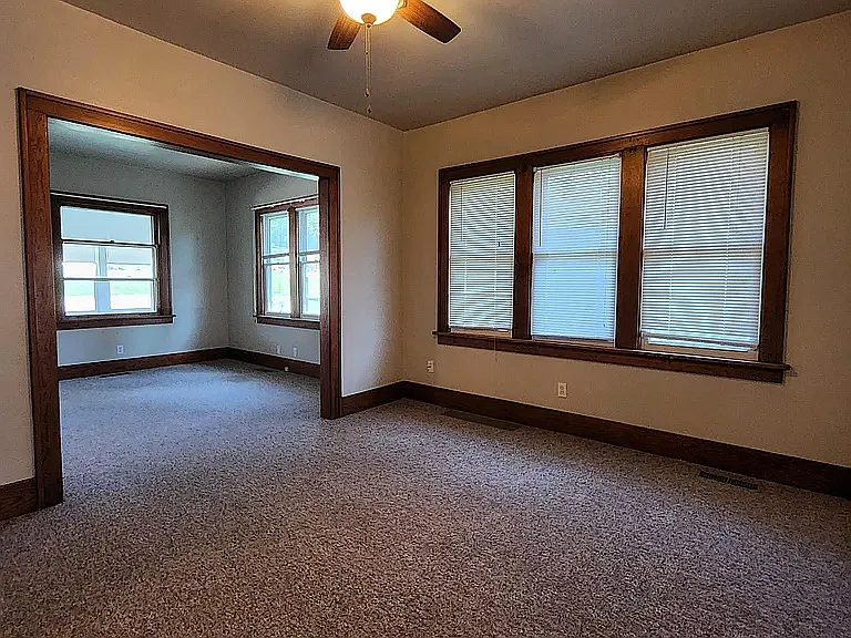 2 bed, 1000 sqft, $1,100 — Photo 4