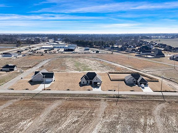 4th image of 22 Arrow Ests