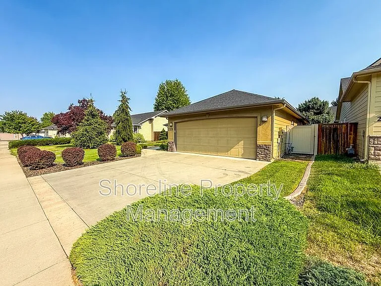 2328 E Satterfield St — Photo 39