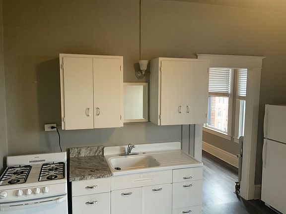 4th image of 106 S Cedar St #410