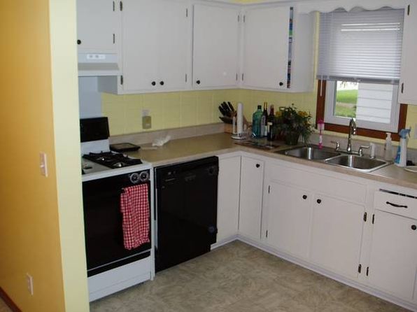 9032 Lexington Ave N, Circle Pines, MN 55014