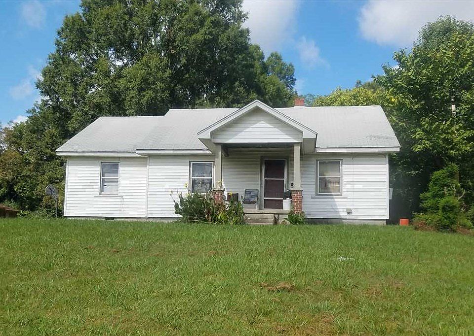 2nd image of 1049 N McLemore Ave