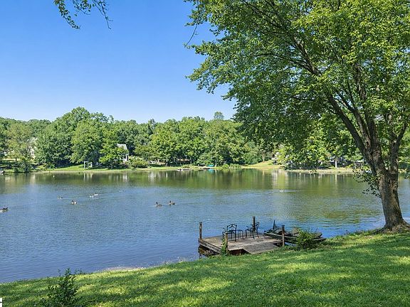 3rd image of 317 E Killarney Lk