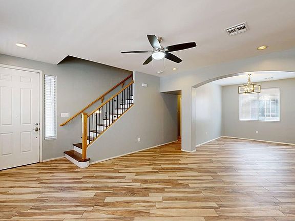 2nd image of 995 E Mount Shibell Dr
