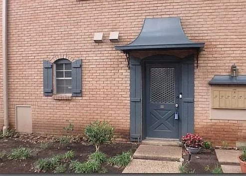 Unit door