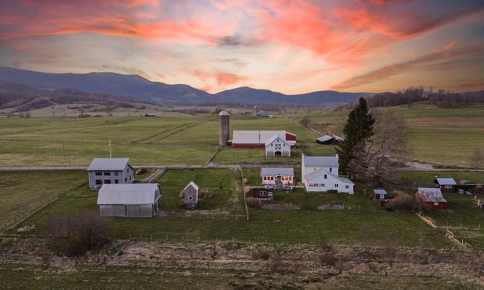 1st image of 3171 W End Rd