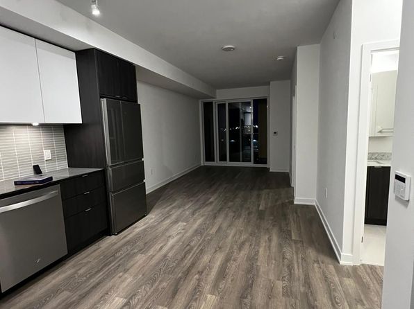 100 Eagle Rock Way, Vaughan, ON