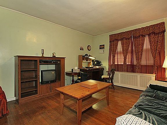 4th image of 7924 Ankener Ave