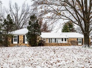 105 Woodlake Ln, Eldorado, IL 62930