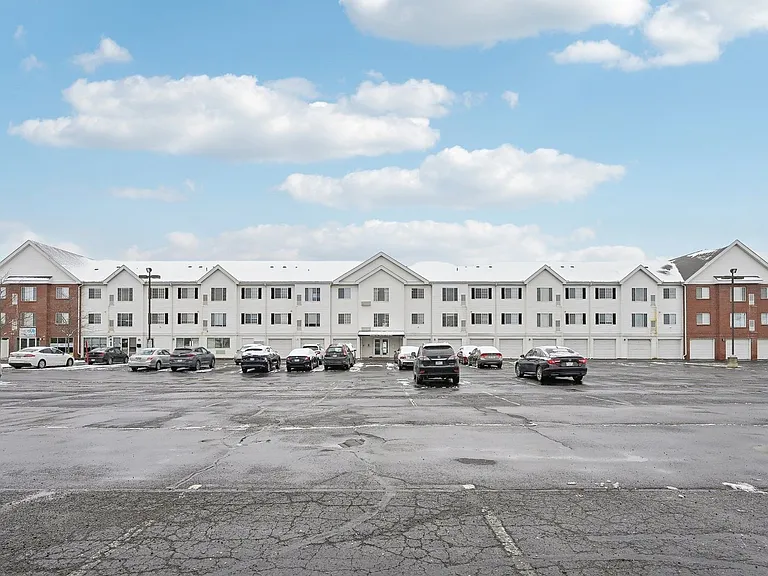 Somerset Place Apartments — Photo 67