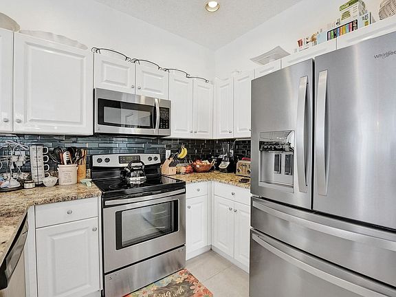 3rd image of 7081 Chesapeake Cir