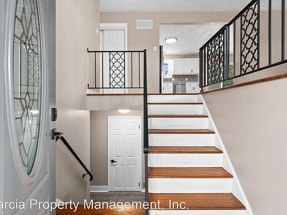 3rd image of 4819 Rainhill Ct