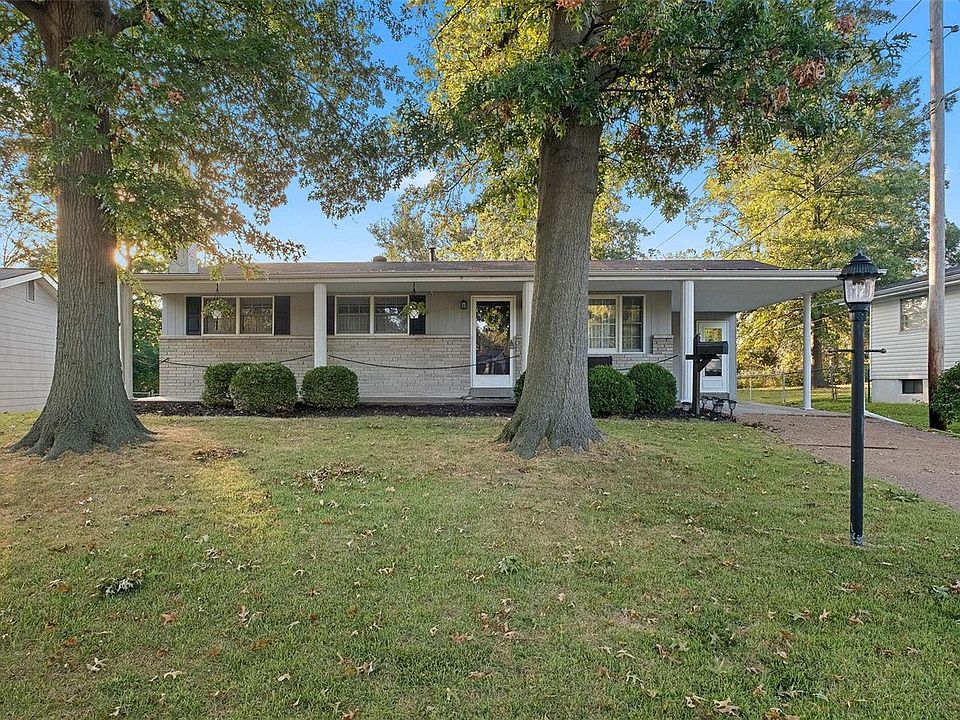 1st image of 1 Sharon Ct