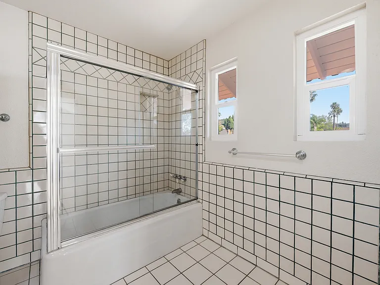 4500 Yorkfield Ct — Photo 32