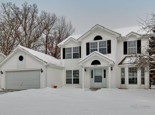 4004 Hale Ln, Island Lake, IL 60042