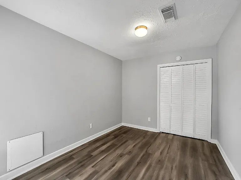 11012 Crenchrus Ct — Photo 7
