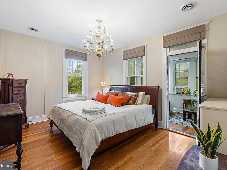 1501 Crittenden St NW — Photo 24