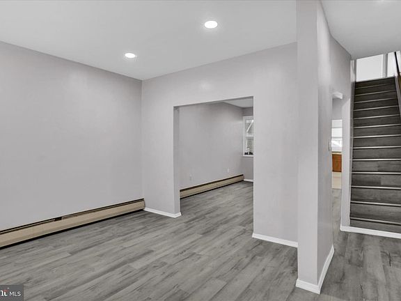 3rd image of 704 Laurel Blvd