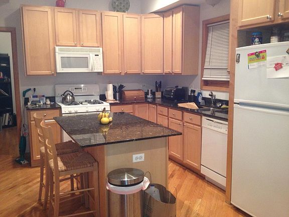 2nd image of 1103 W Cornelia Ave #2RK