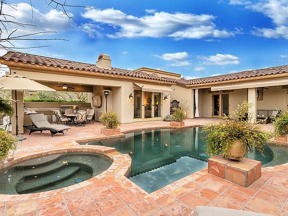 Private Courtyard Pool/Spa Area