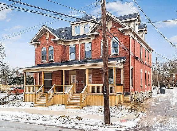 5th image of 300 Wilson Ave #C