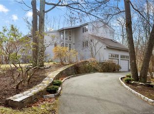 28 Mountainview Dr, Redding, CT 06896