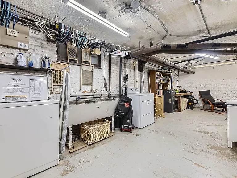 720 Josephine St — Photo 22