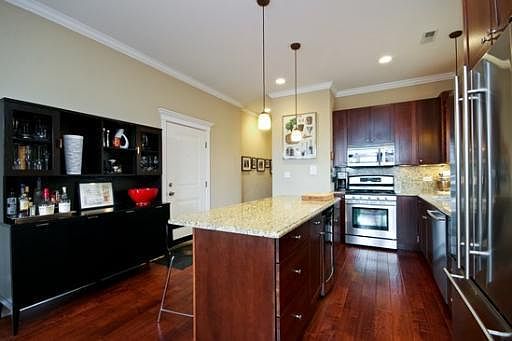 1st image of 1515 N Artesian Ave #2